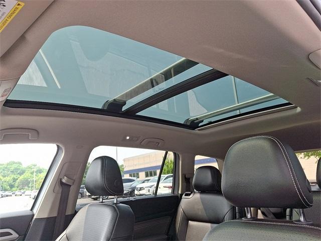 Photo of 2022 Pyrite Silver Metallic Volkswagen Atlas