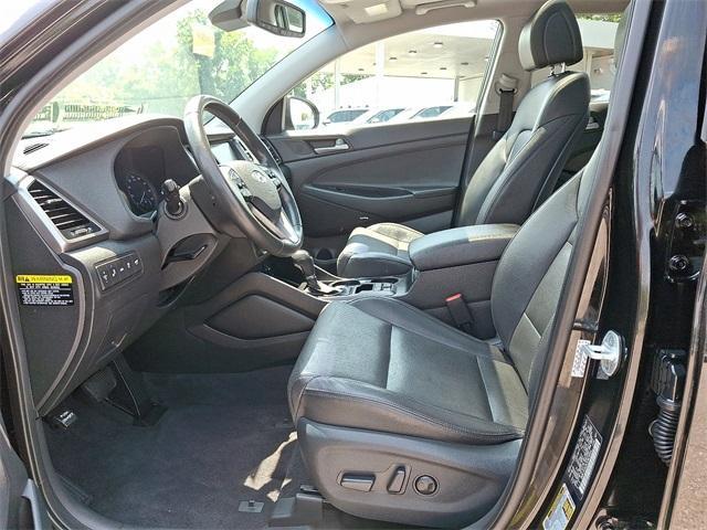 Photo of 2018 Black Noir Pearl Hyundai TUCSON