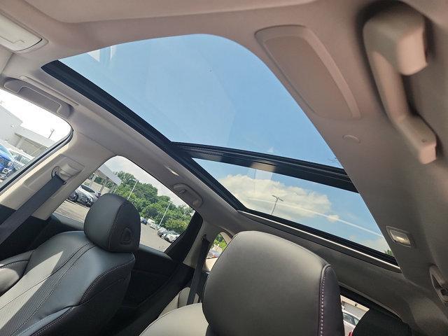 Photo of 2025 Platinum White Pearl Acura RDX