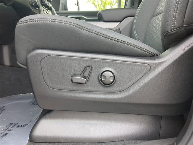 Photo of 2025 Granite Crystal Metallic Clearcoat RAM 1500