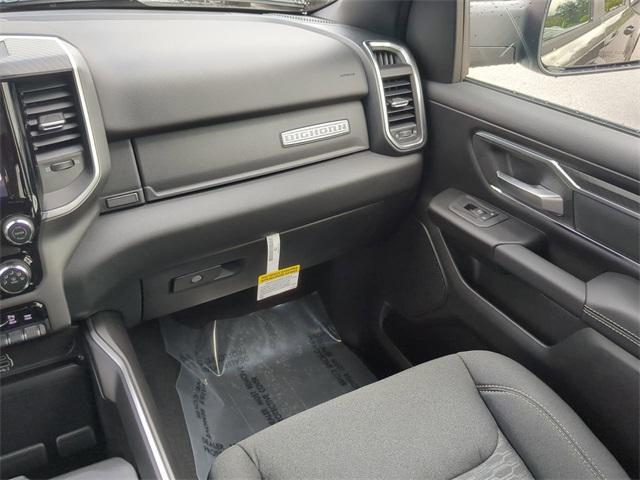 Photo of 2025 Granite Crystal Metallic Clearcoat RAM 1500