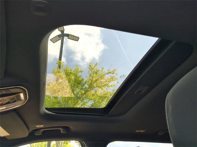 Photo of 2025 Bright White Clearcoat Jeep Grand Cherokee L