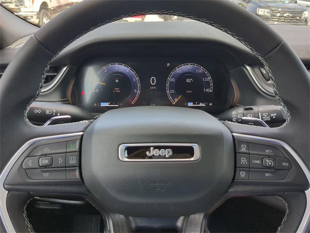 Photo of 2025 Bright White Clearcoat Jeep Grand Cherokee L