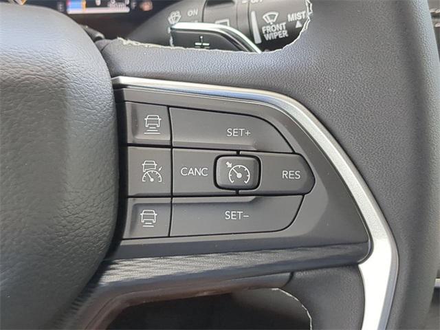 Photo of 2025 Bright White Clearcoat Jeep Grand Cherokee L