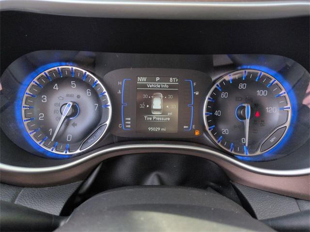 Photo of 2021 Granite Crystal Metallic Clearcoat Chrysler Voyager