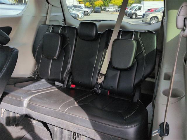 Photo of 2021 Granite Crystal Metallic Clearcoat Chrysler Voyager