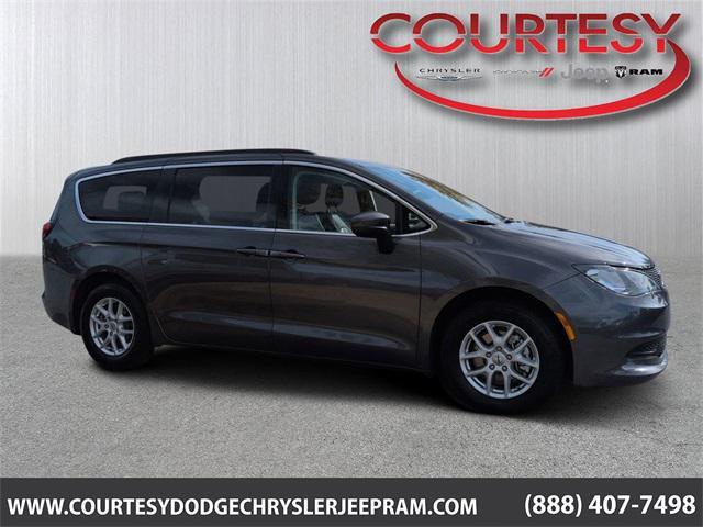 Photo of 2021 Granite Crystal Metallic Clearcoat Chrysler Voyager