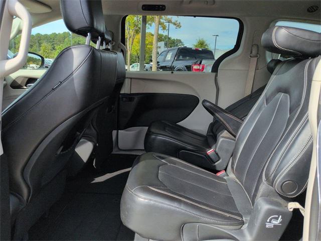 Photo of 2021 Granite Crystal Metallic Clearcoat Chrysler Voyager