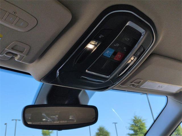 Photo of 2021 Diamond Black Crystal Pearlcoat Jeep Grand Cherokee L
