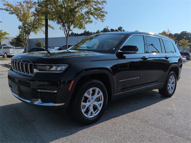 Photo of 2021 Diamond Black Crystal Pearlcoat Jeep Grand Cherokee L