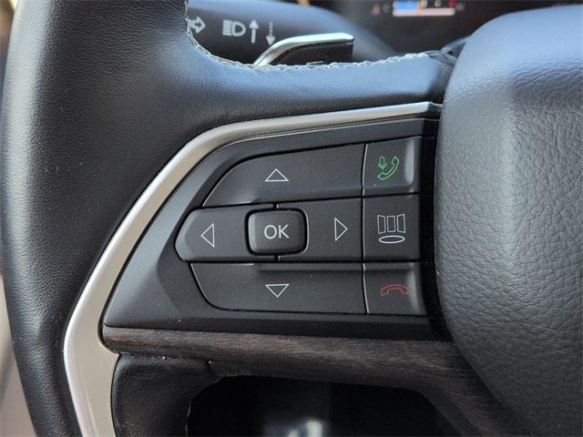 Photo of 2021 Diamond Black Crystal Pearlcoat Jeep Grand Cherokee L