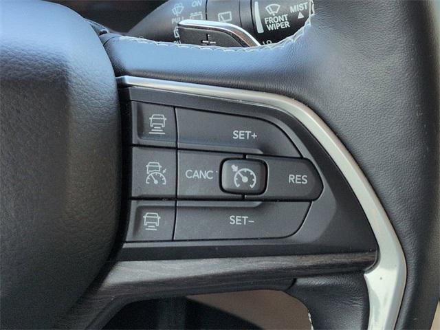 Photo of 2021 Diamond Black Crystal Pearlcoat Jeep Grand Cherokee L
