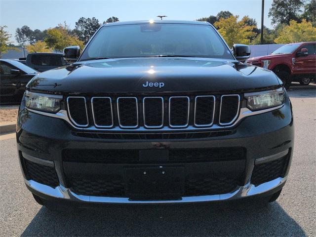 Photo of 2021 Diamond Black Crystal Pearlcoat Jeep Grand Cherokee L