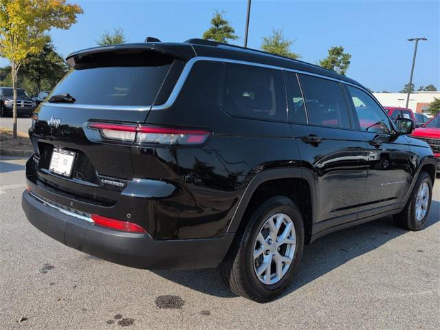 Photo of 2021 Diamond Black Crystal Pearlcoat Jeep Grand Cherokee L