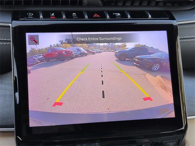 Photo of 2021 Diamond Black Crystal Pearlcoat Jeep Grand Cherokee L