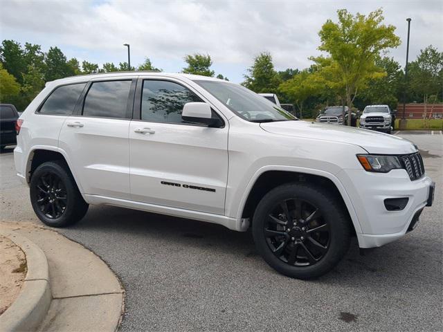 Photo of 2020 Bright White Clearcoat Jeep Grand Cherokee