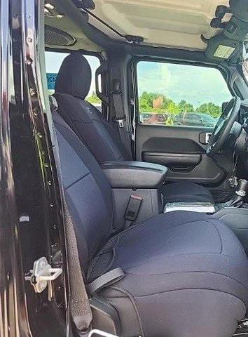 Photo of 2023 Black Clearcoat Jeep Wrangler
