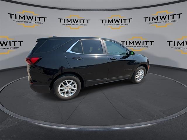 Photo of 2024 Mosaic Black Metallic Chevrolet Equinox