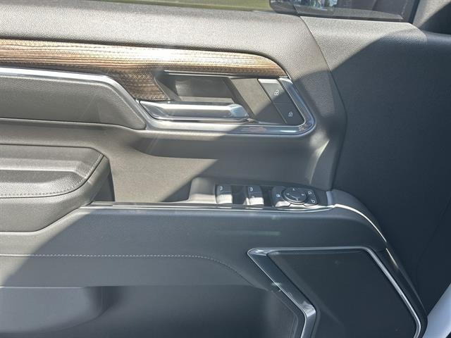 Photo of 2024 Summit White Chevrolet Silverado 2500