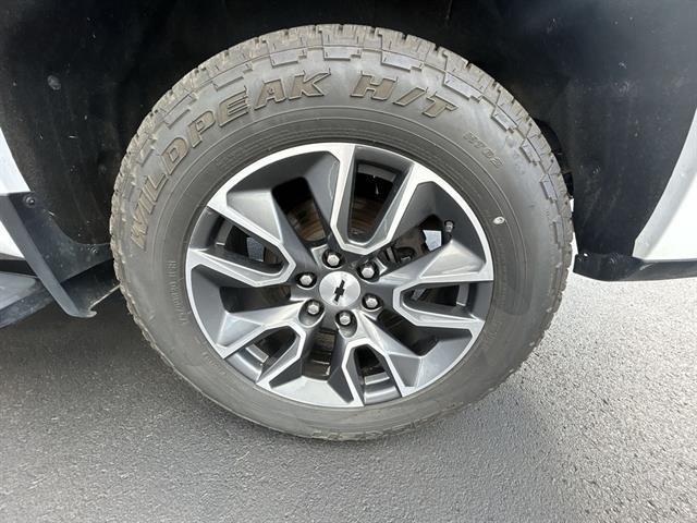 Photo of 2022 Summit White Chevrolet Silverado 1500