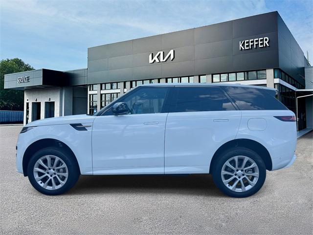 Photo of 2025 Ostuni Pearl White Premium Metallic Land Rover Range Rover Sport