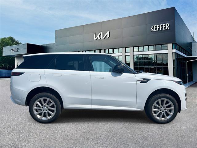 Photo of 2025 Ostuni Pearl White Premium Metallic Land Rover Range Rover Sport