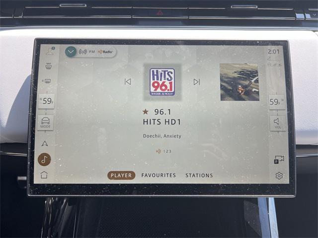 Photo of 2025 Ostuni Pearl White Premium Metallic Land Rover Range Rover Sport
