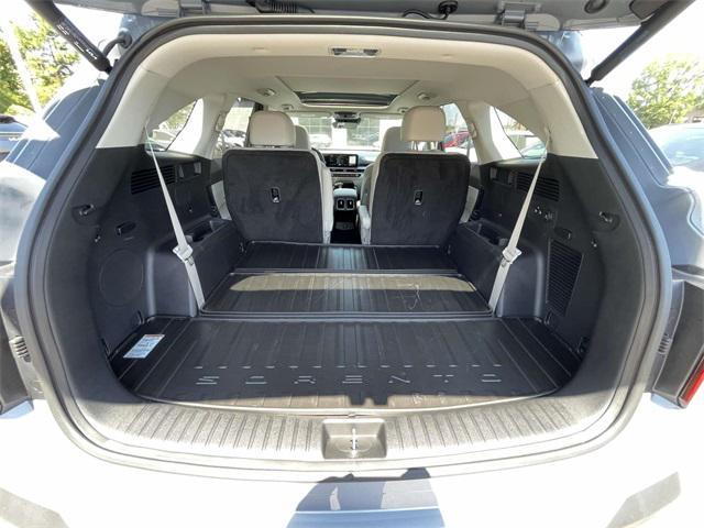 Photo of 2025 Everlasting Silver Kia Sorento