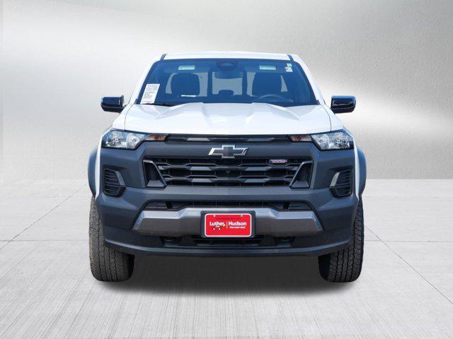 Photo of 2023 Summit White Chevrolet Colorado