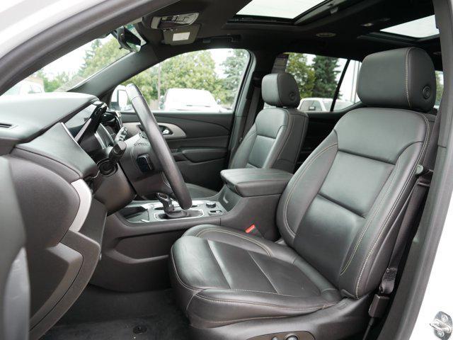Photo of 2022 Summit White Chevrolet Traverse