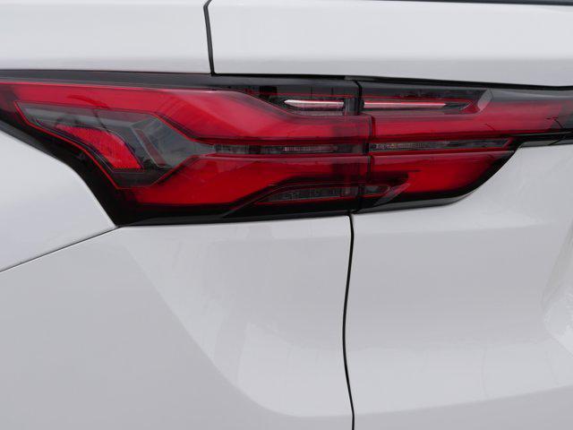 Photo of 2022 Summit White Chevrolet Traverse