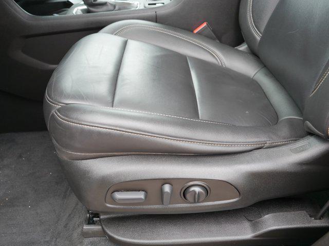 Photo of 2022 Summit White Chevrolet Traverse