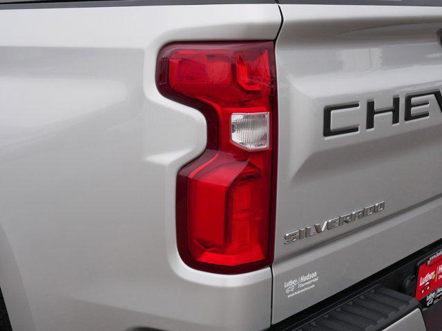 Photo of 2021 Silver Ice Metallic Chevrolet Silverado 1500