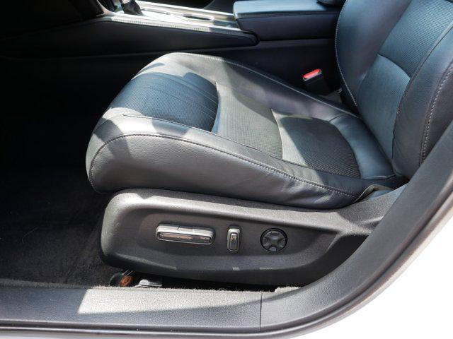 Photo of 2018 Platinum White Pearl Honda Accord