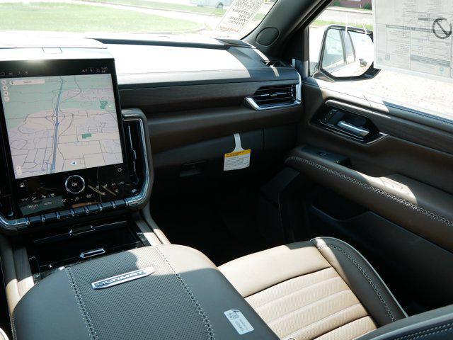 Photo of 2025 White Frost Tricoat GMC Yukon