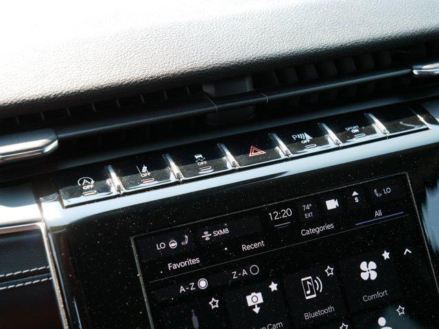Photo of 2023 Bright White Clearcoat Jeep Grand Cherokee