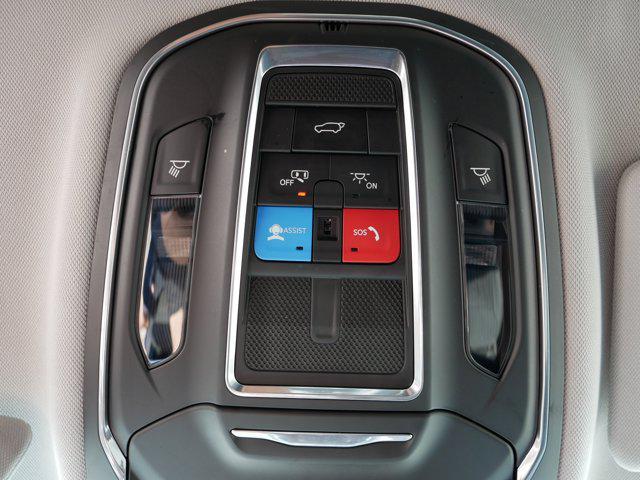Photo of 2023 Bright White Clearcoat Jeep Grand Cherokee