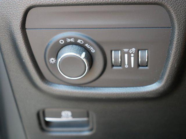 Photo of 2023 Bright White Clearcoat Jeep Grand Cherokee