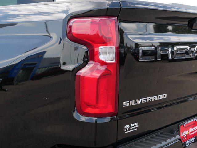 Photo of 2022 Black Chevrolet Silverado 1500
