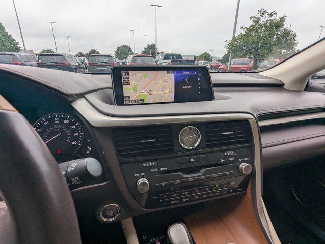 Photo of 2017 Silver Lining Metallic Lexus RX 350