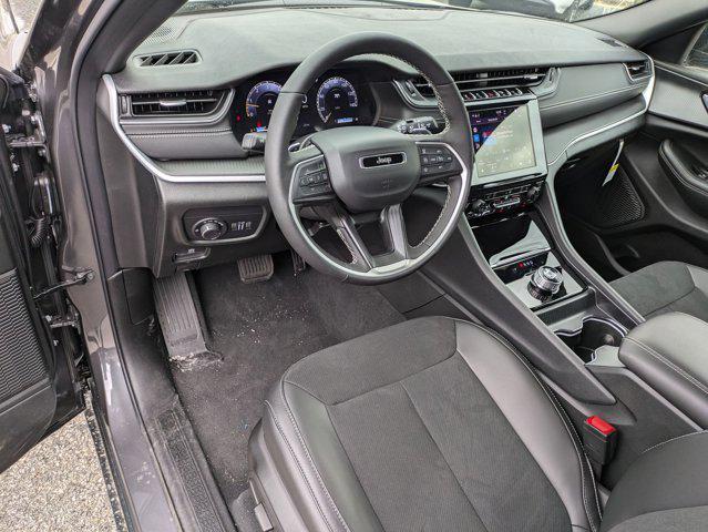 Photo of 2025 Baltic Gray Metallic Clearcoat Jeep Grand Cherokee L