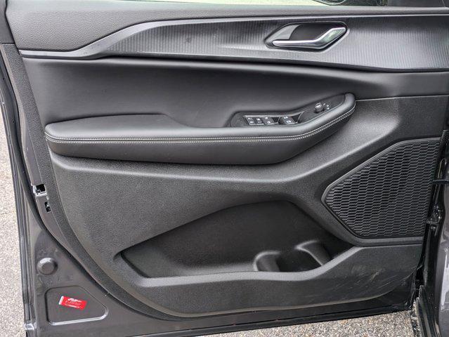 Photo of 2025 Baltic Gray Metallic Clearcoat Jeep Grand Cherokee L
