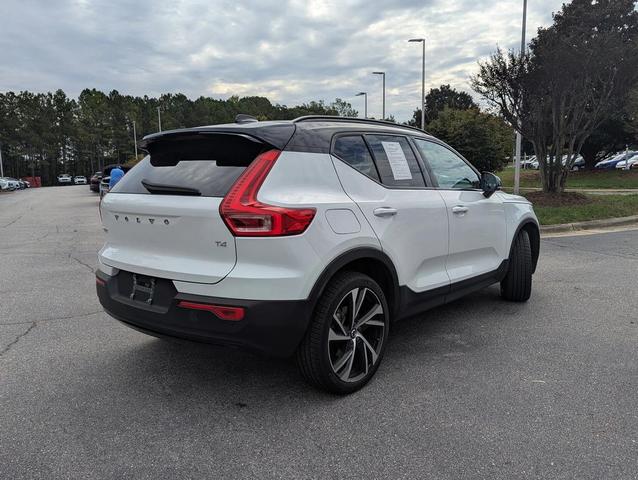 Photo of 2021 Crystal White Metallic Volvo XC40