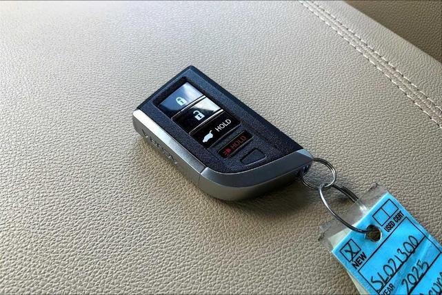 Photo of 2025 Canyon Acura MDX