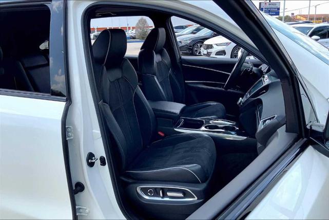 Photo of 2019 White Diamond Pearl Acura MDX