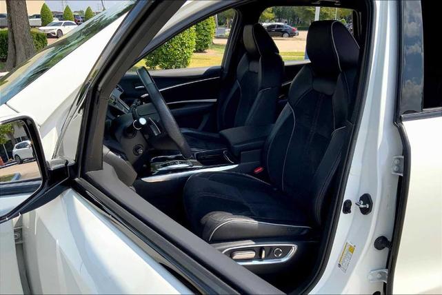 Photo of 2019 White Diamond Pearl Acura MDX