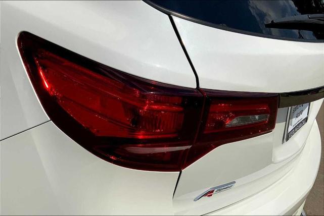 Photo of 2019 White Diamond Pearl Acura MDX