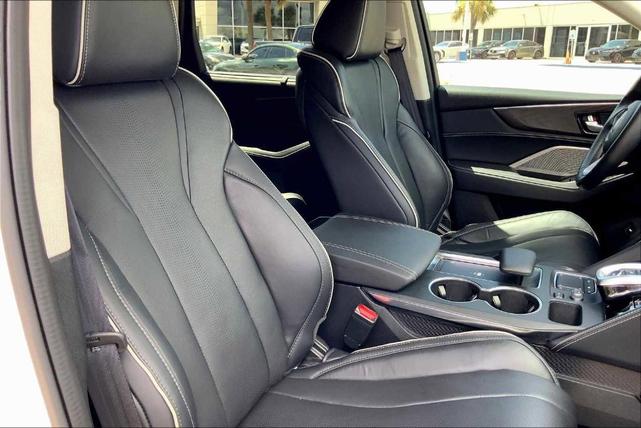Photo of 2023 Platinum White Pearl Acura MDX
