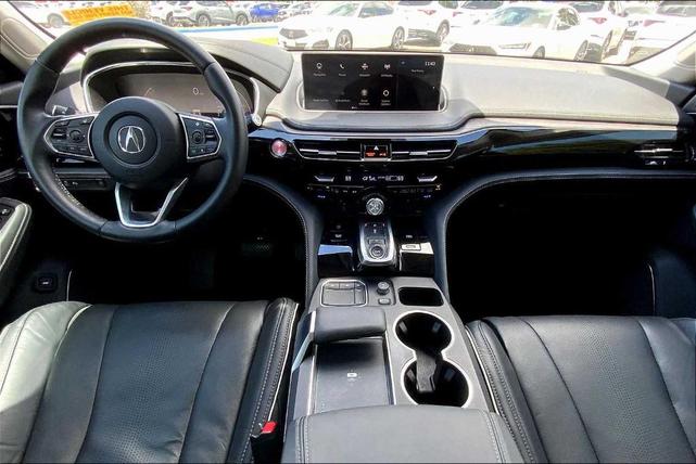 Photo of 2023 Platinum White Pearl Acura MDX