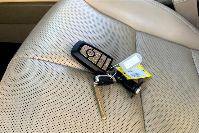 Photo of 2020 Pristine White Lincoln Corsair